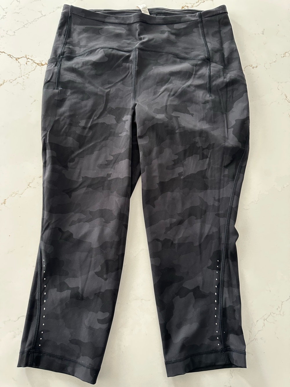 Fast and Free Lulu lemon 25” Black Grey Camo Capri Leggings. Size 12